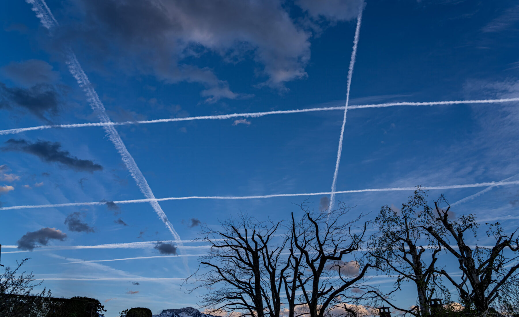 2024-03-28 Spielfeld Tic Tac Toe am Himmel / Playing field Tic Tac Toe in the sky