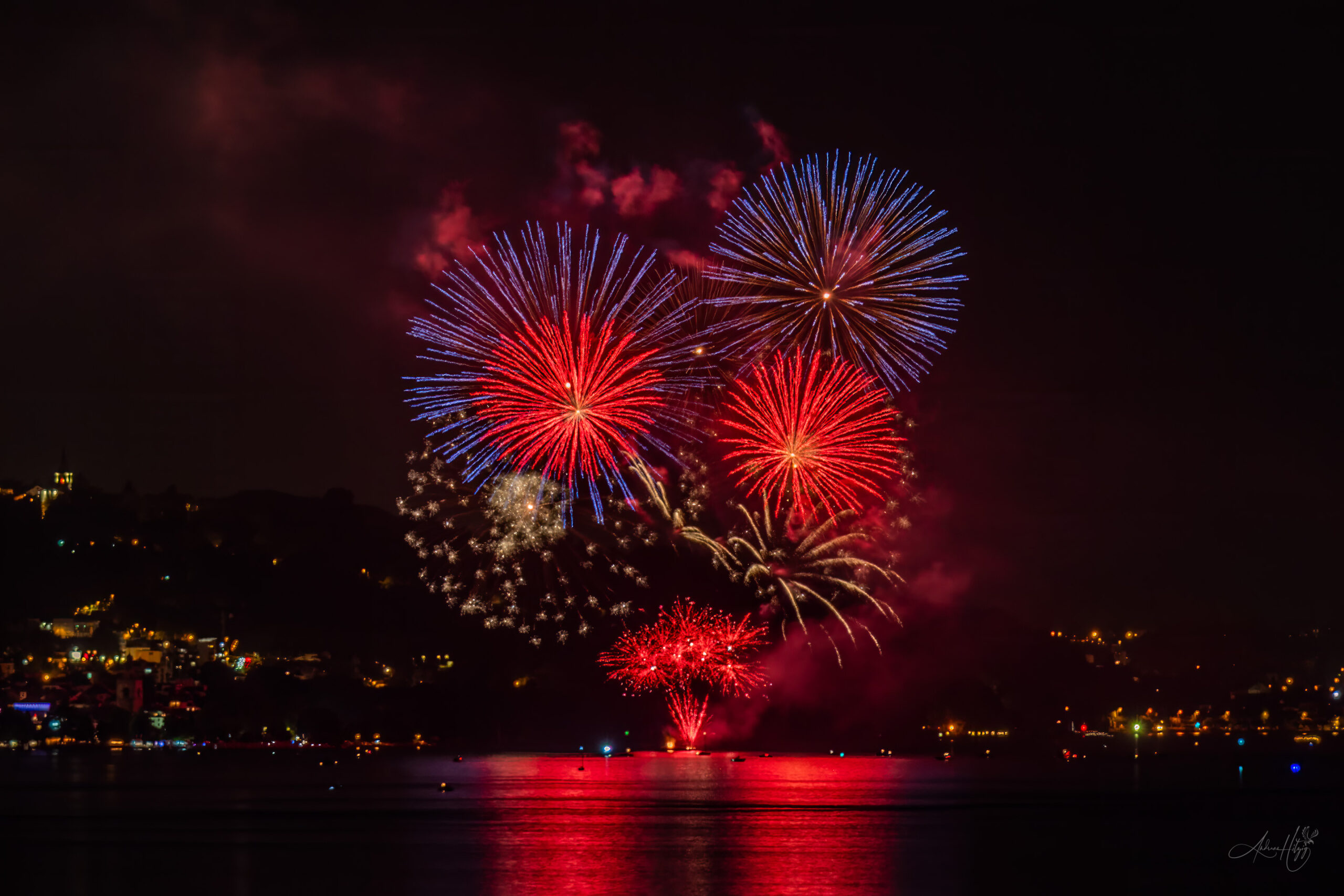 2026-07-14 Evian fireworks / Evian Feuerwerk