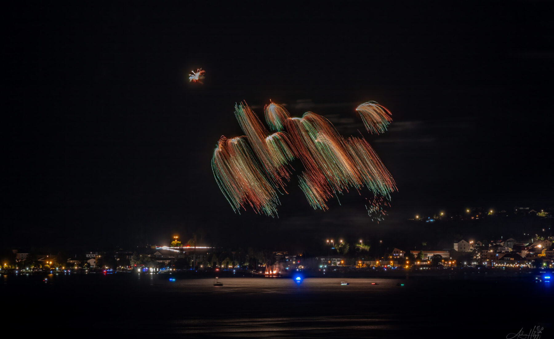 2026-07-31 Le Bouveret fireworks / Le Bouveret Feuerwerk